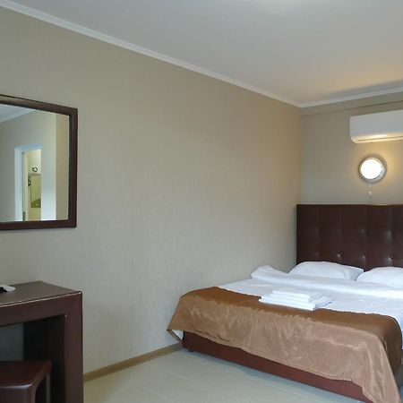 Astoria Comfort Hotel New Athos エクステリア 写真